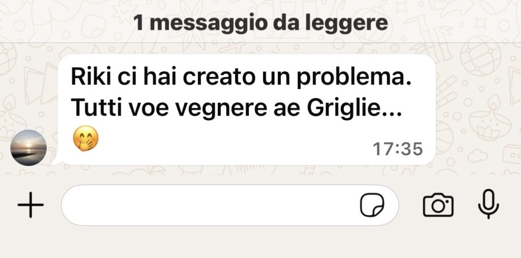 Reazioni WhatsApp al video virale di Iaia influencer virtuale