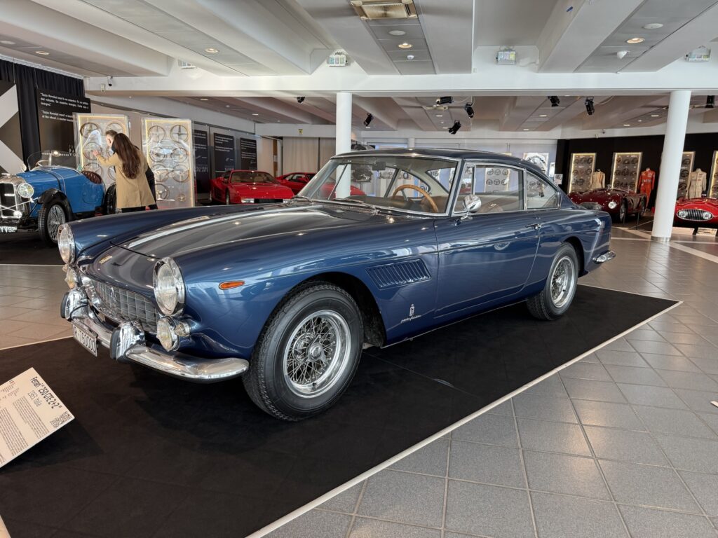 Ferrari 250 GT 2+2